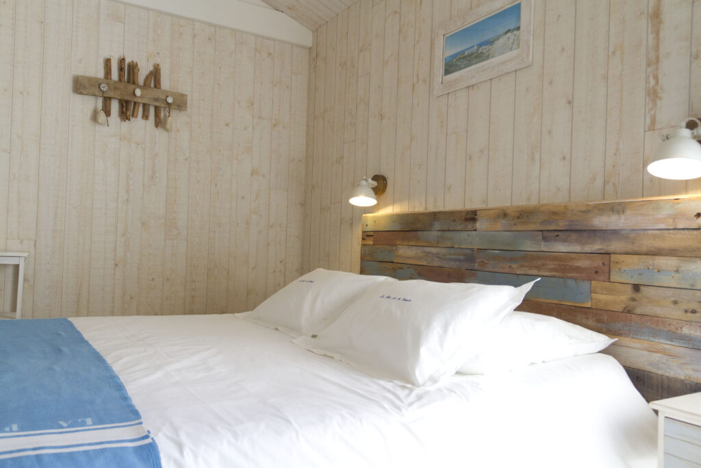 Chambre d'hôtes de charme avec literie grand format de qualité et plateau de courtoisie à [Vendée]
